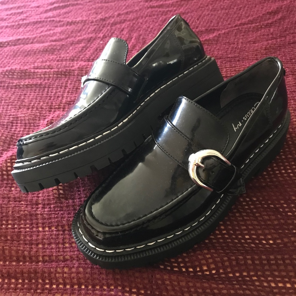Circus / chunky platform buckle loafers / size 10